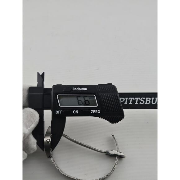 Eddie Bauer Ladies Petite Quartz Watch Mesh Band New Battery Running - Picture 9 of 11